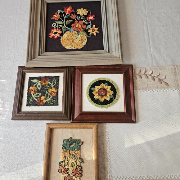 Set of 4 Vintage Embroidered Flower Wall Art - Picture 1 of 16